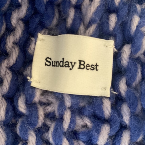 Aritzia Blue Knitted Beanie - Picture 2 of 3